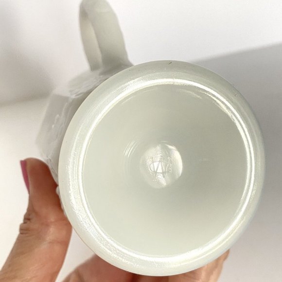 Vintage WESTMORELAND Paneled Grapes Vine White Milk Glass Creamer Pitcher MINT - Picture 8 of 9